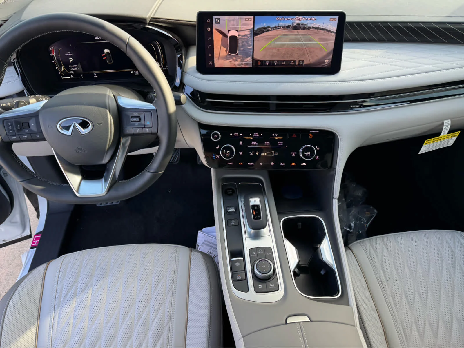 New 2027 2T RAD WHT INFINITI Autograph AWD image 19