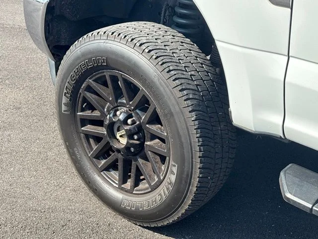 Used 2018 White Ford XL image 4