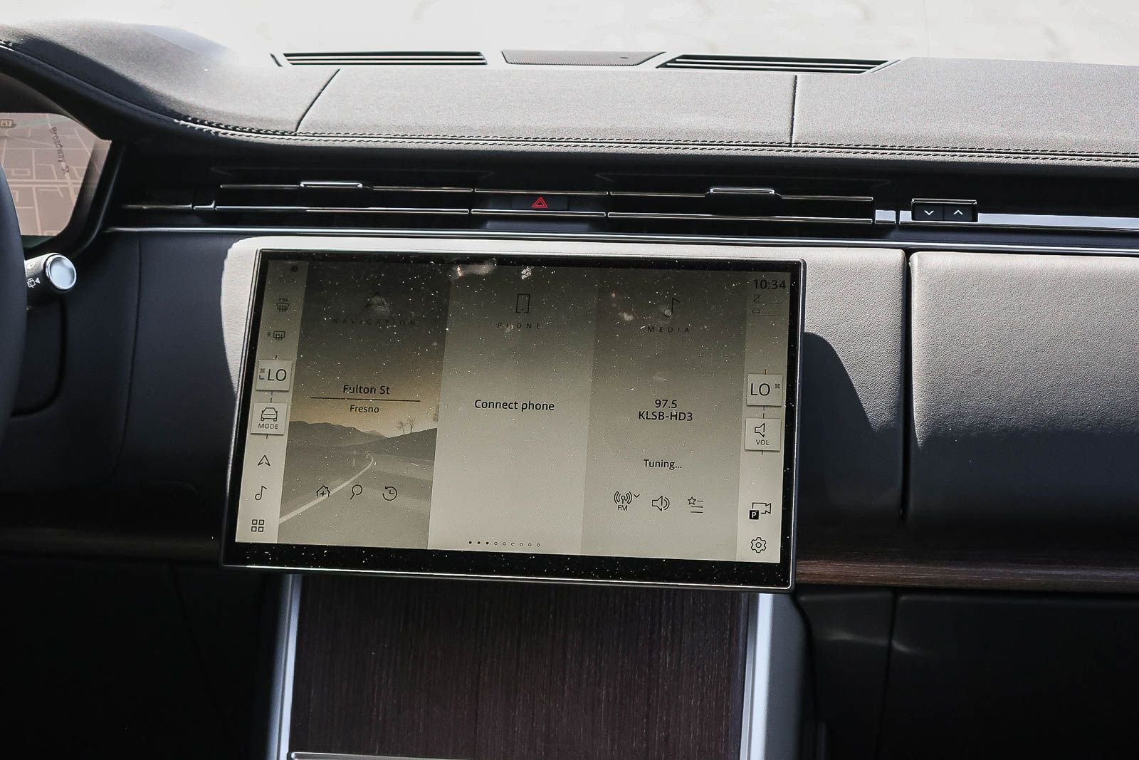New 2026 Carpathian Grey Land Rover SE image 22