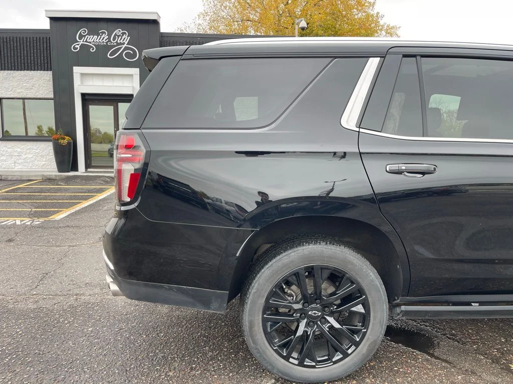 Used 2021  Chevrolet High Country image 4