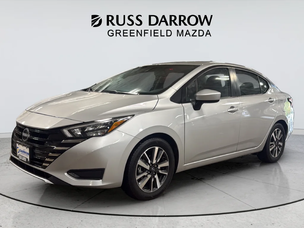 Used 2025 Silver Nissan 1.6 SV image 1