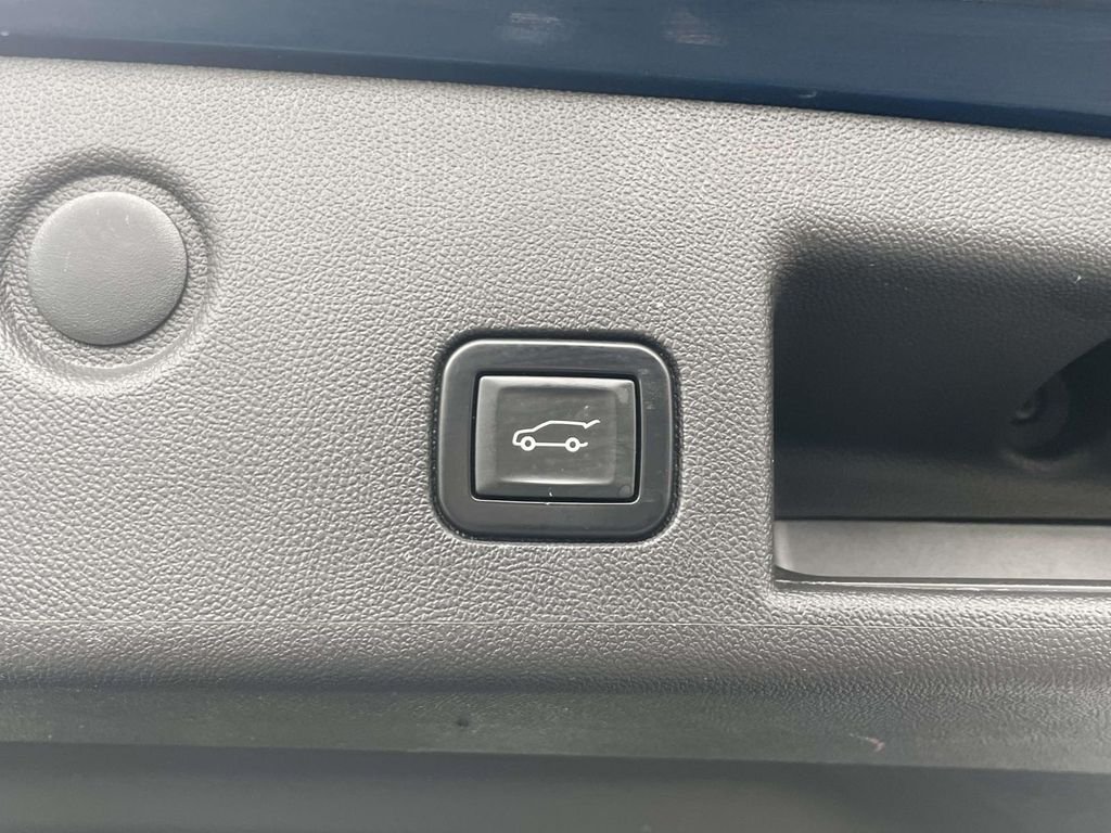 Used 2021 Blue Chevrolet LT image 11