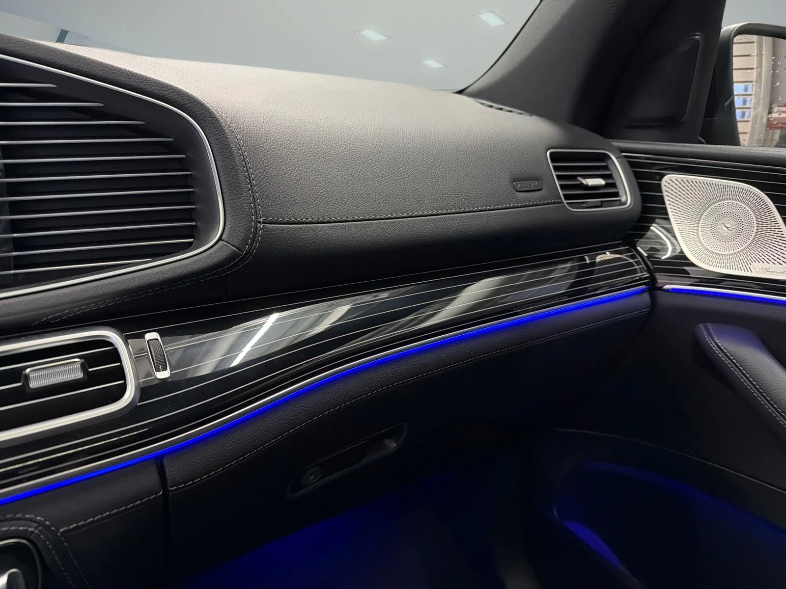 Used 2026 Blue Mercedes-Benz GLE 450 4MATIC SUV image 13