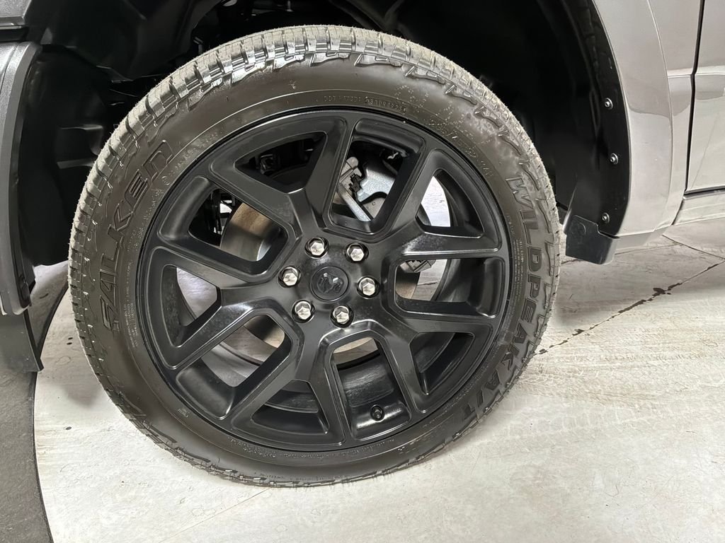 New 2026 Granite Crystal Metallic Clear-Coat Exterior Paint RAM Laramie image 9