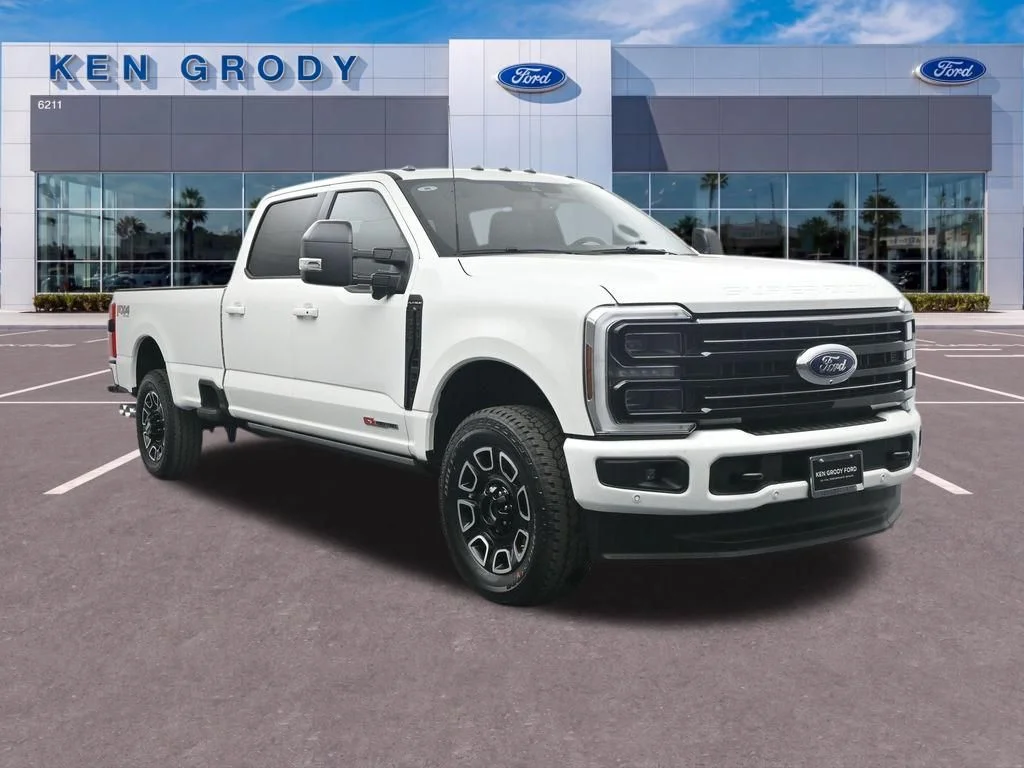 New 2026 Star White Metallic Tri-Coat Ford Platinum image 1