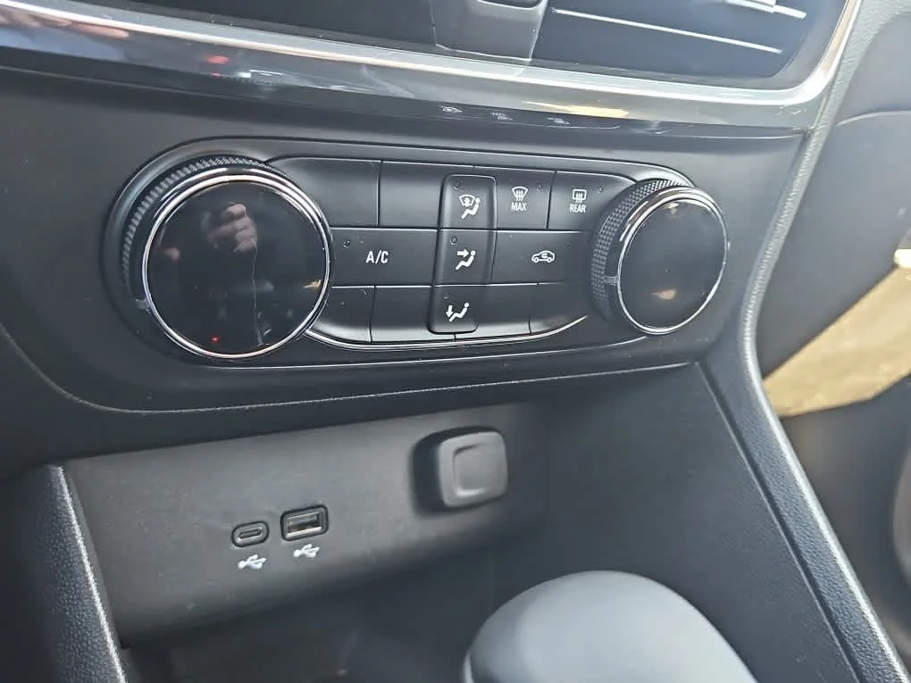 2025 Buick Encore GX Preferred - Photo 15