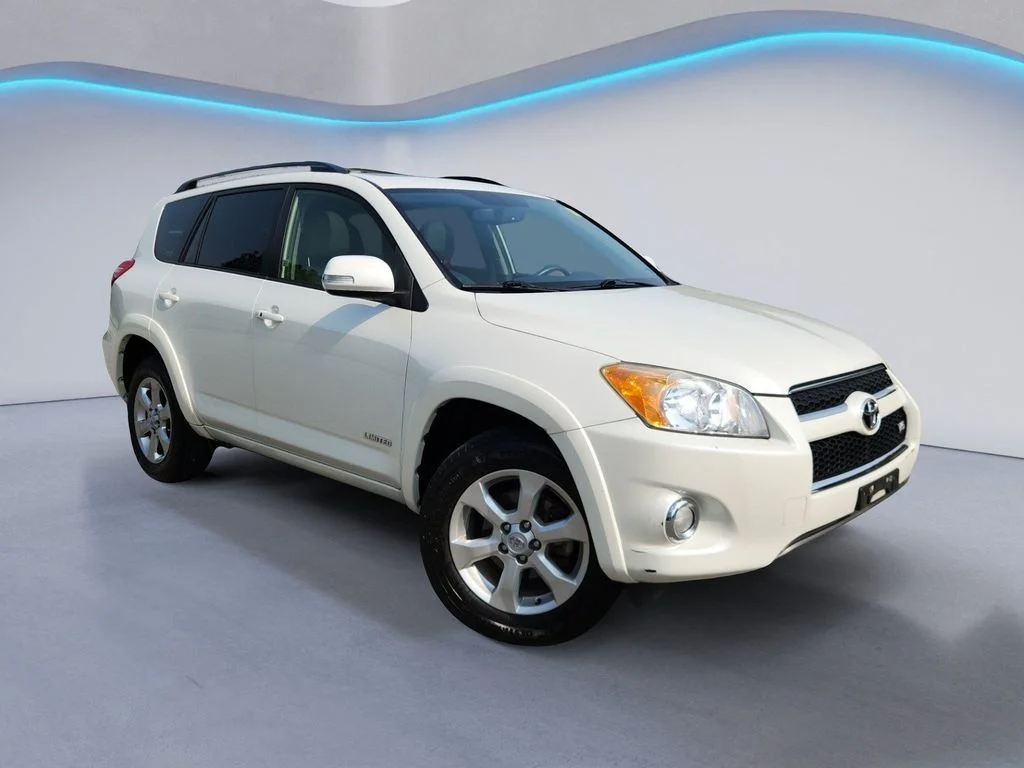 Used 2012 Blizzard Pearl Toyota Limited image 2