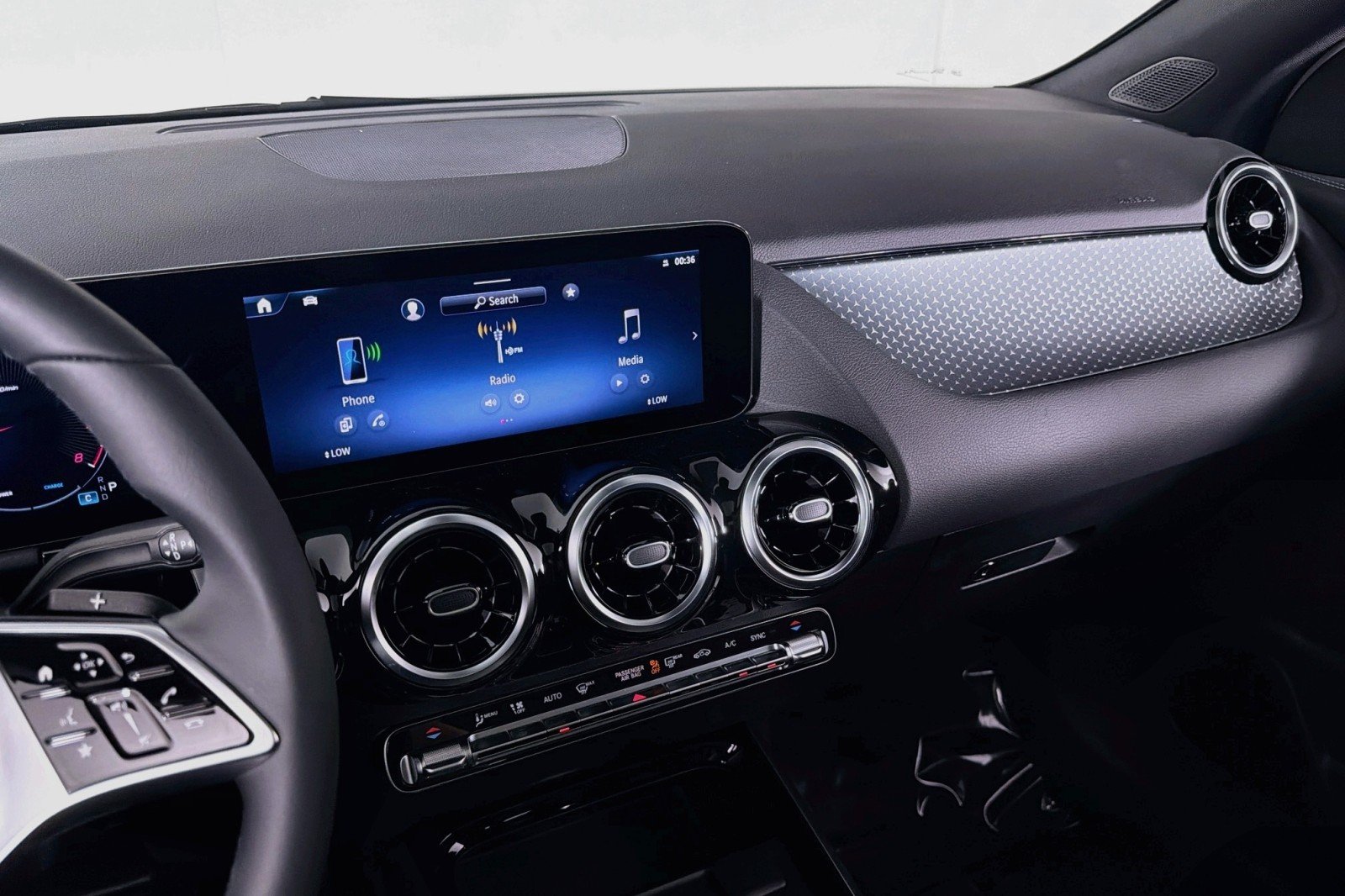 New 2026 Polar White Mercedes-Benz GLA 250 SUV image 19