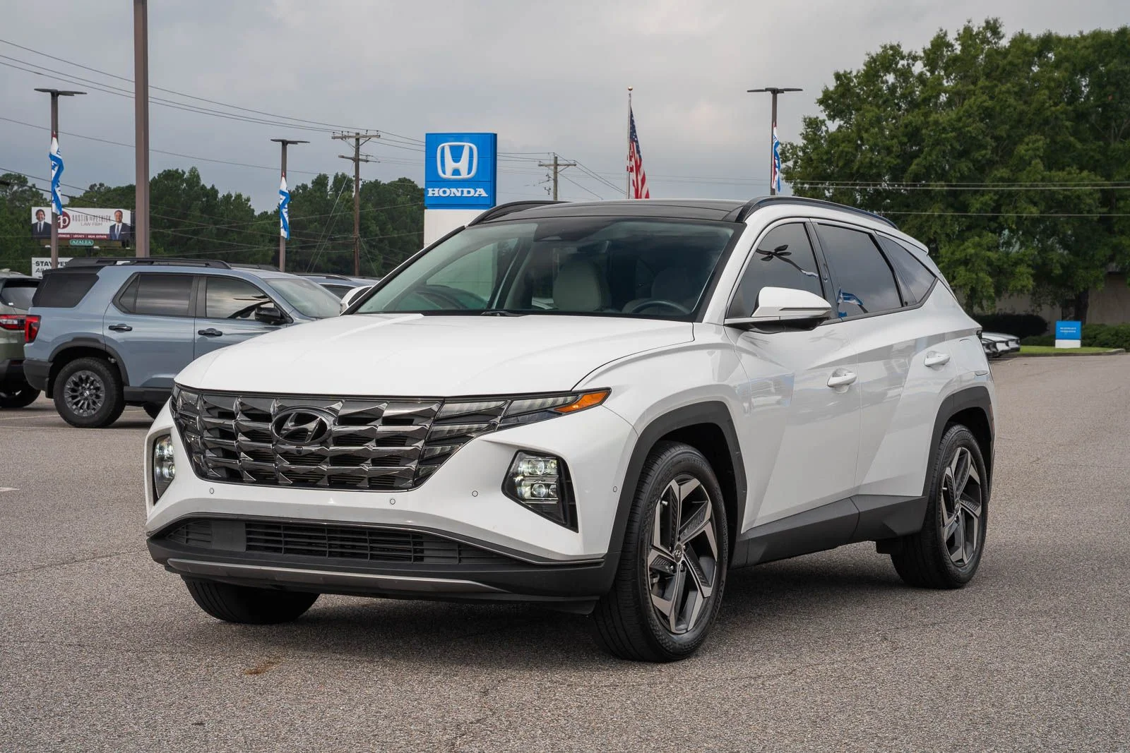 Used 2024 White Hyundai Limited image 2