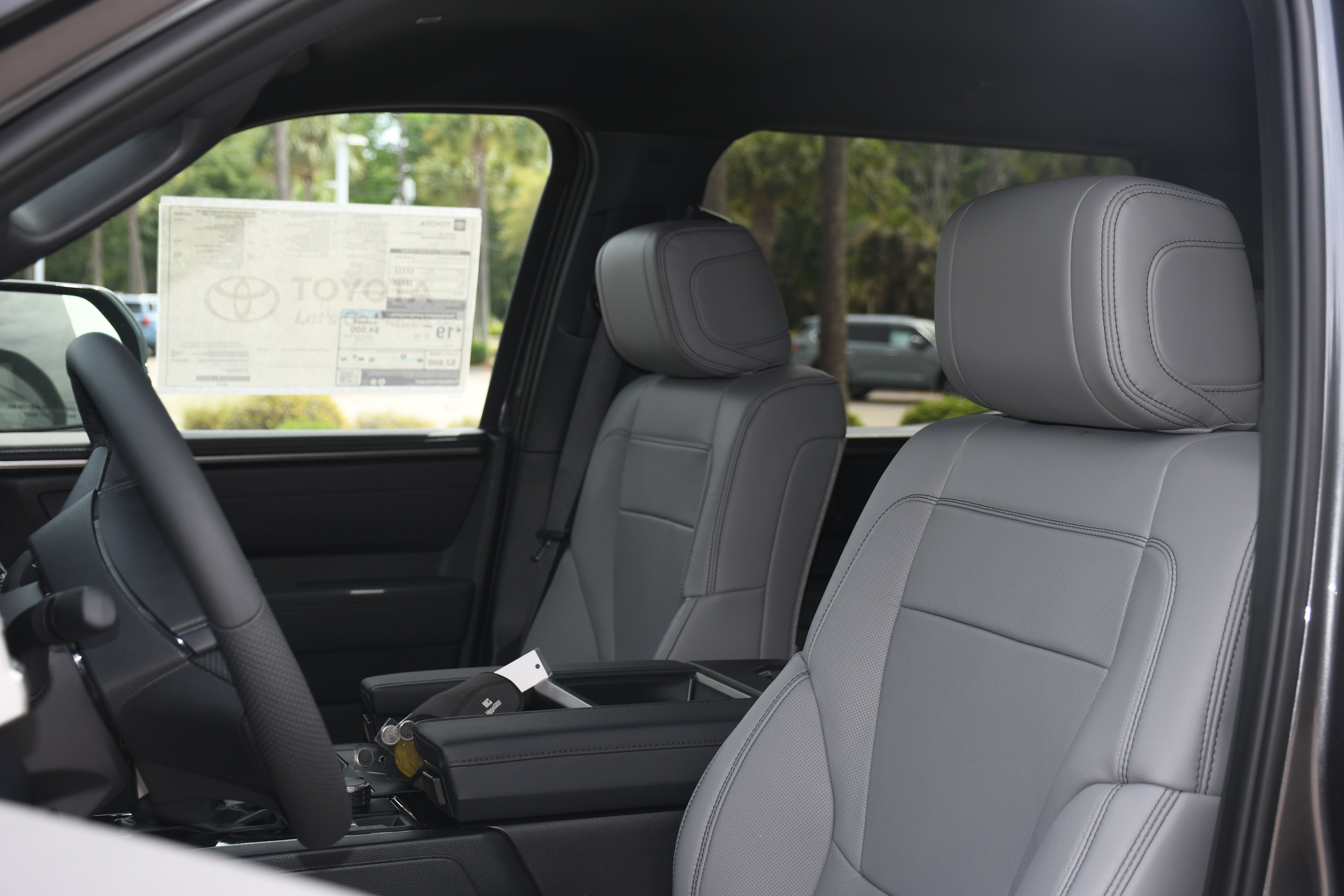 2026 Toyota Tundra SR5 - Photo 7