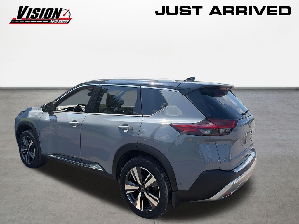 Used 2023 Gray Nissan Platinum image 2