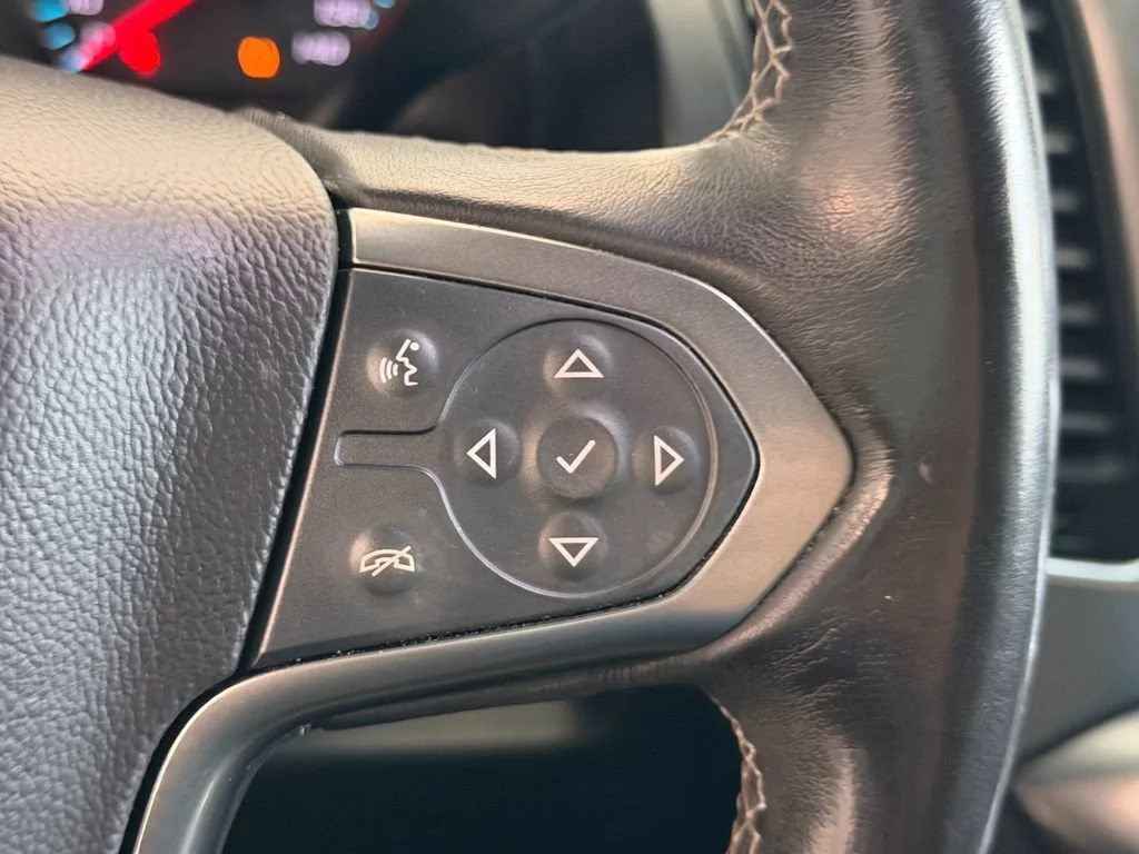 Used 2019 BLACK Chevrolet LT image 22