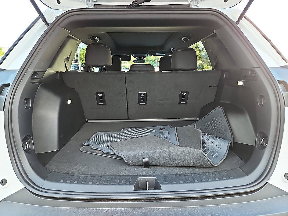 2026 Chevrolet Equinox LT - Photo 11