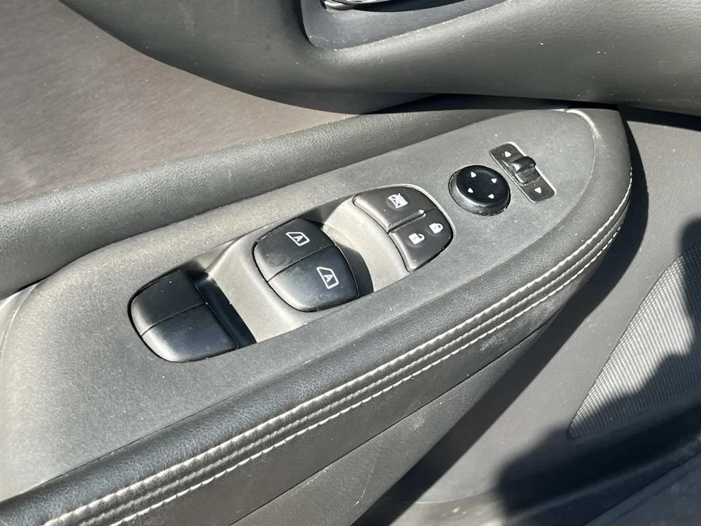 Used 2022 Blue Nissan SV Intelligent AWD image 14