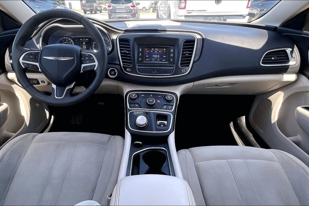 Used 2015 Silver Chrysler Limited image 7