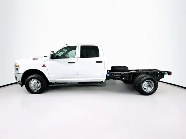 New 2026 Bright White Clear-Coat Exterior Paint RAM TRADESMAN Chassis Cab image 4