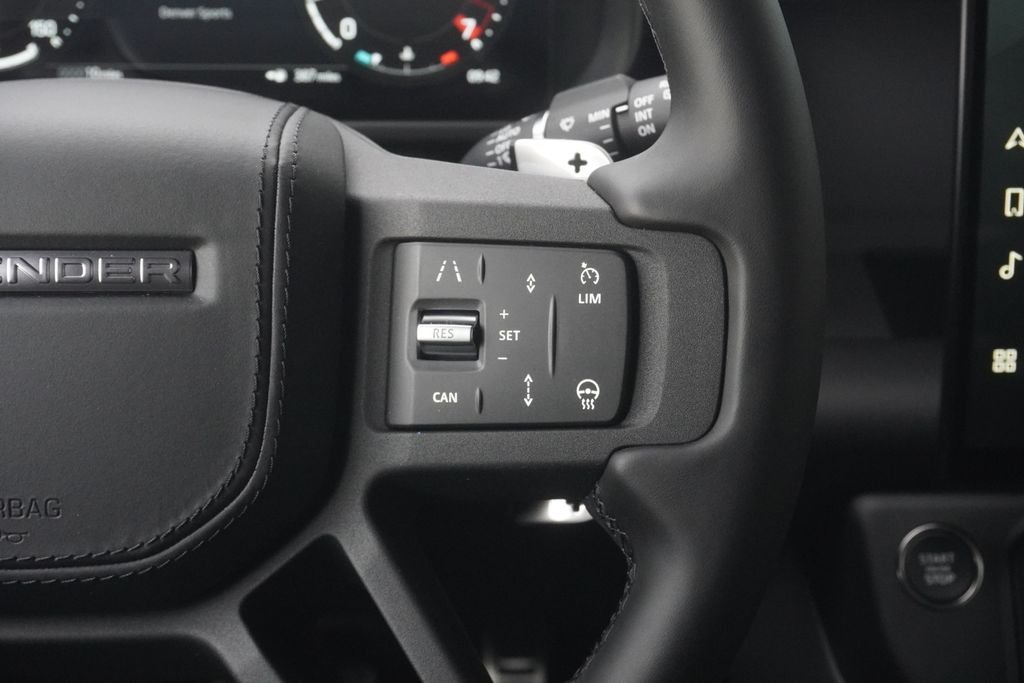 2026 Land Rover Defender V8 - Photo 13
