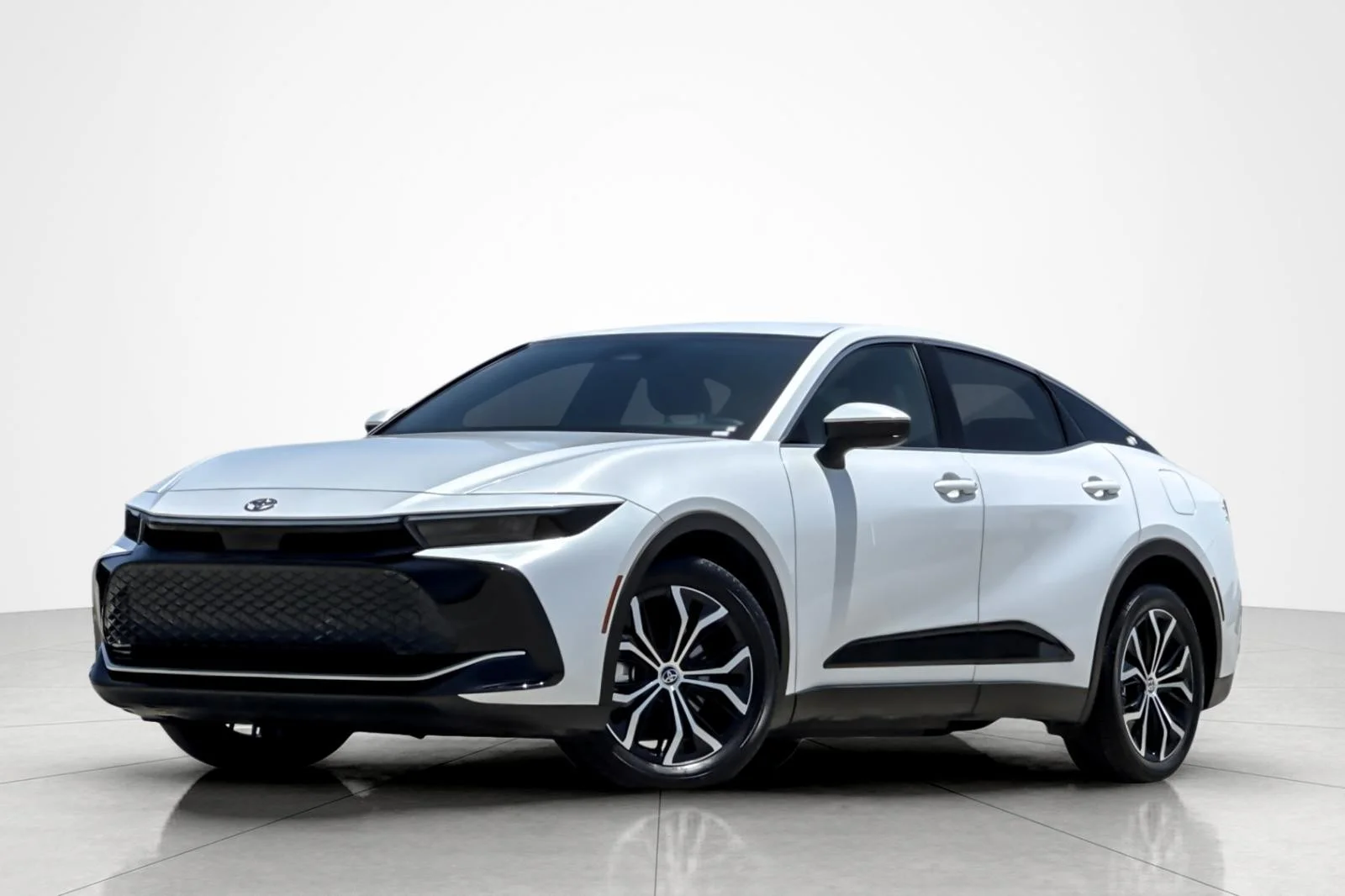 2024 Toyota Crown XLE AWD's photo