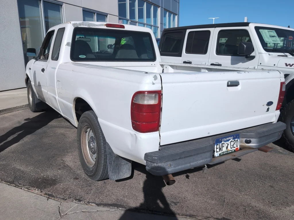 Used 2001 White Ford  image 5