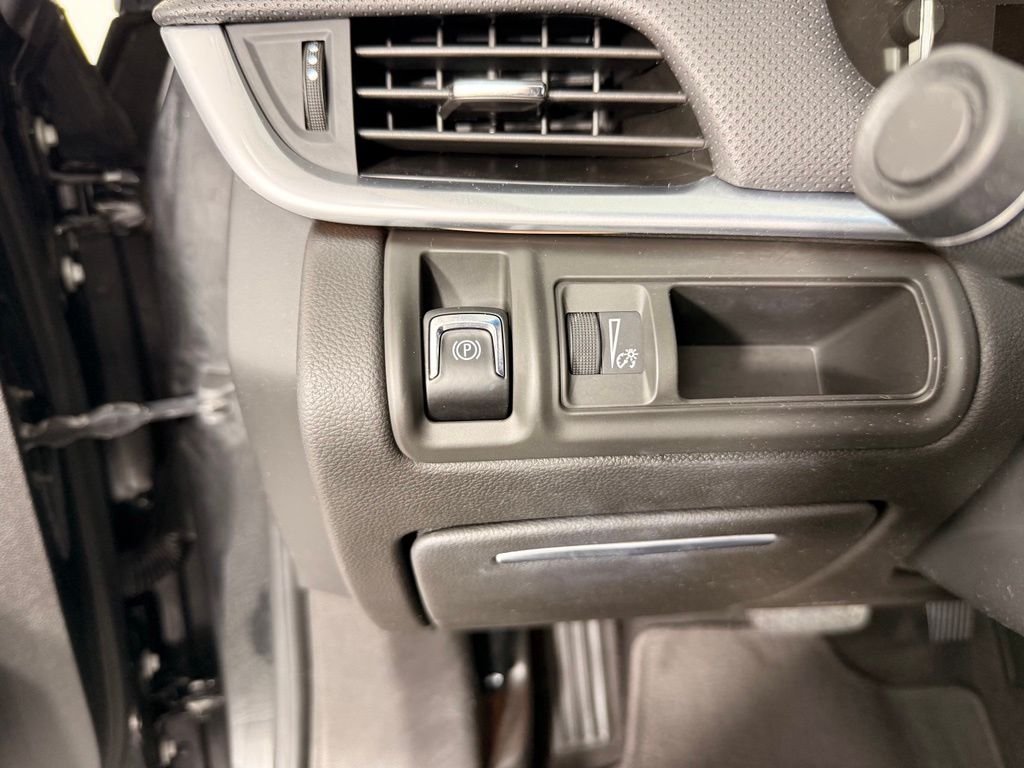 Used 2019 Black Raven Cadillac Luxury image 23
