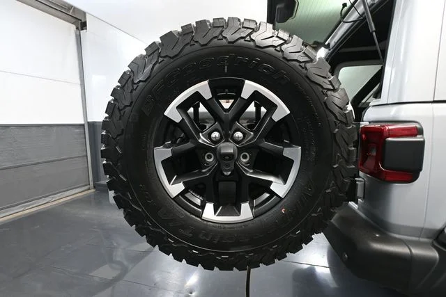 Certified Used 2024 Silver Jeep Rubicon 4xe image 17