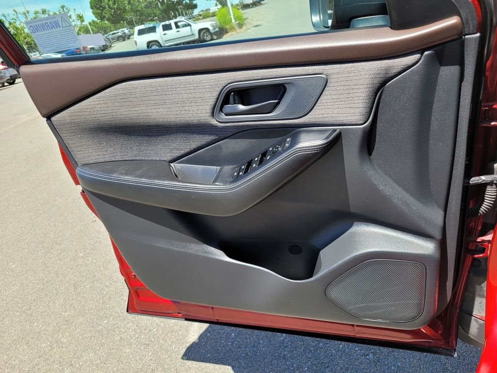Used 2021 Red Nissan S image 27