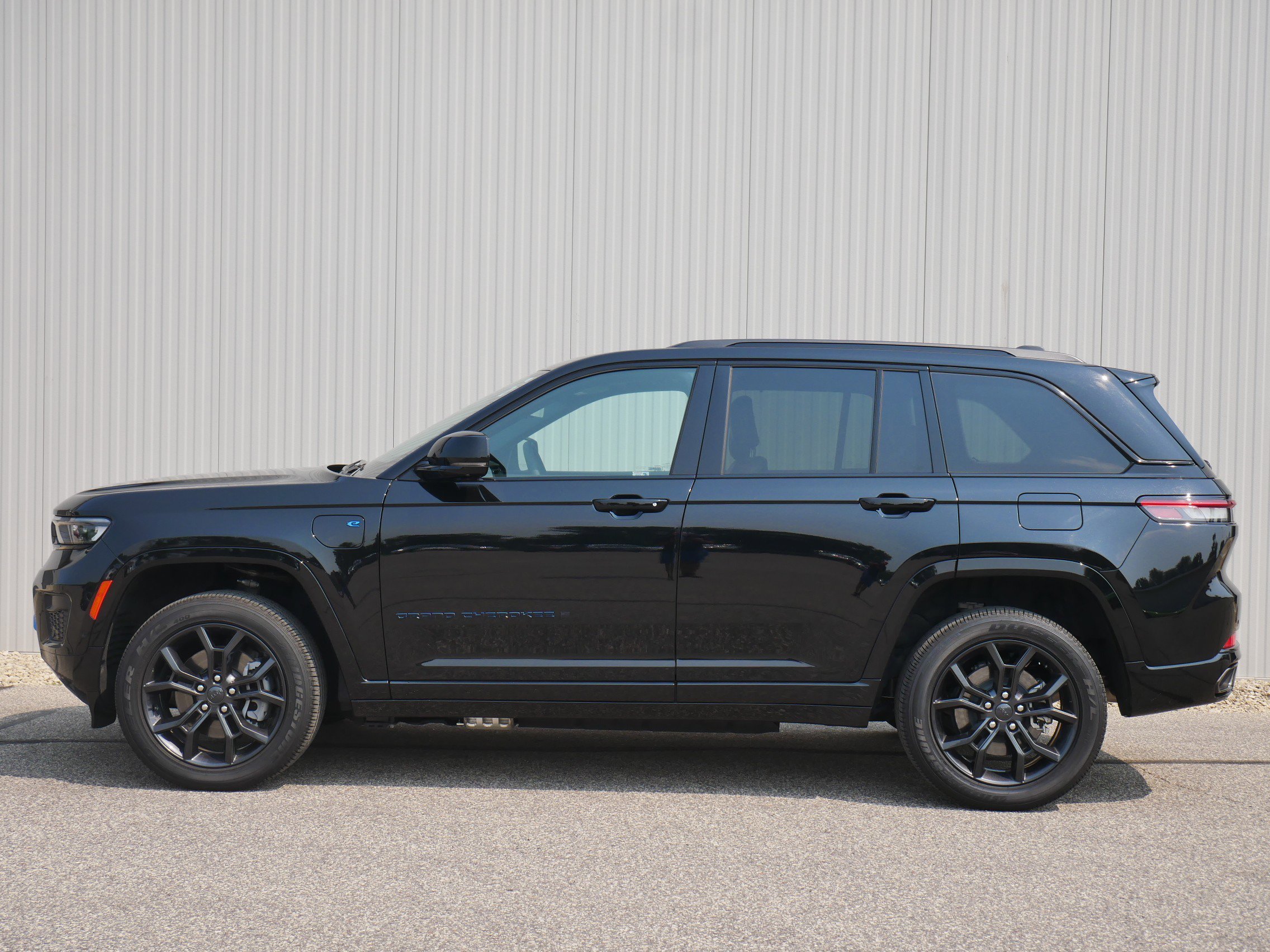 Used 2025 Jeep Grand Cherokee Anniversary Edition 4xe with VIN 1C4RJYB60S8629931 for sale in Hastings, Minnesota