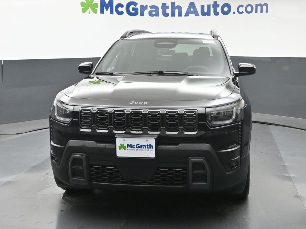 New 2026 Diamond Black Crystal Pearlcoat Jeep Laredo image 5