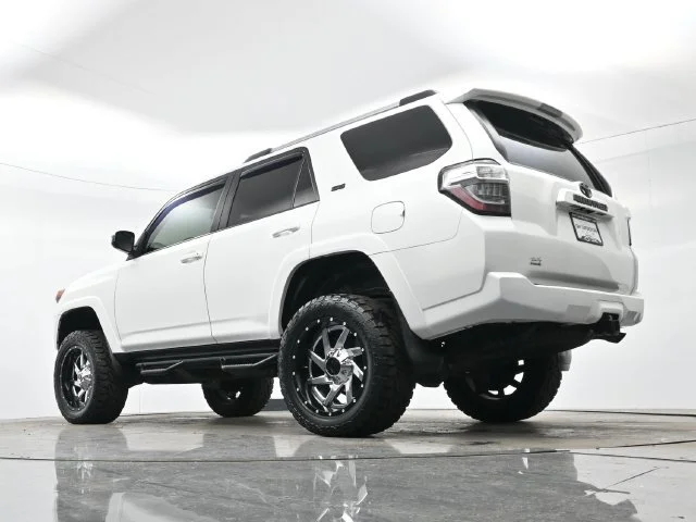 Used 2019 Super White Toyota SR5 image 27