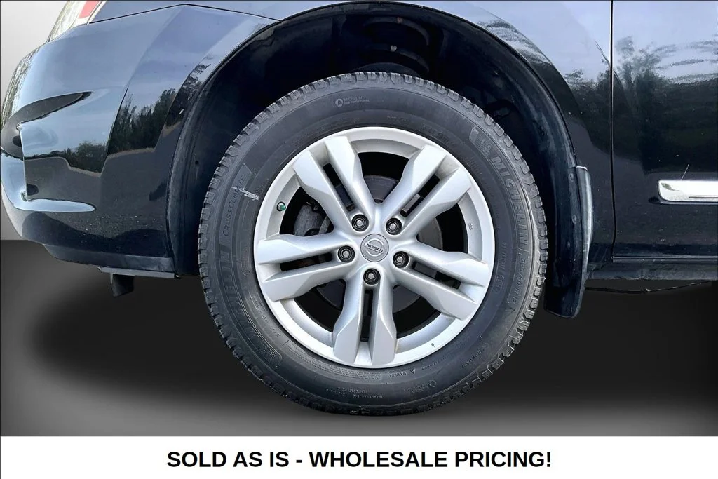 Used 2013 Black Nissan SV image 38