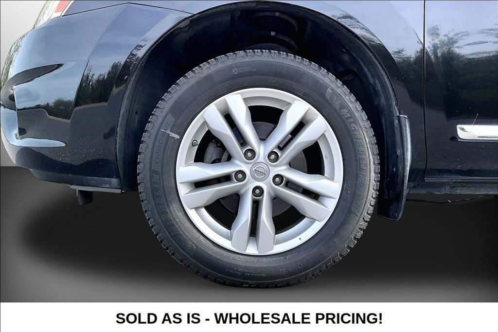 Used 2013 Black Nissan SV image 38