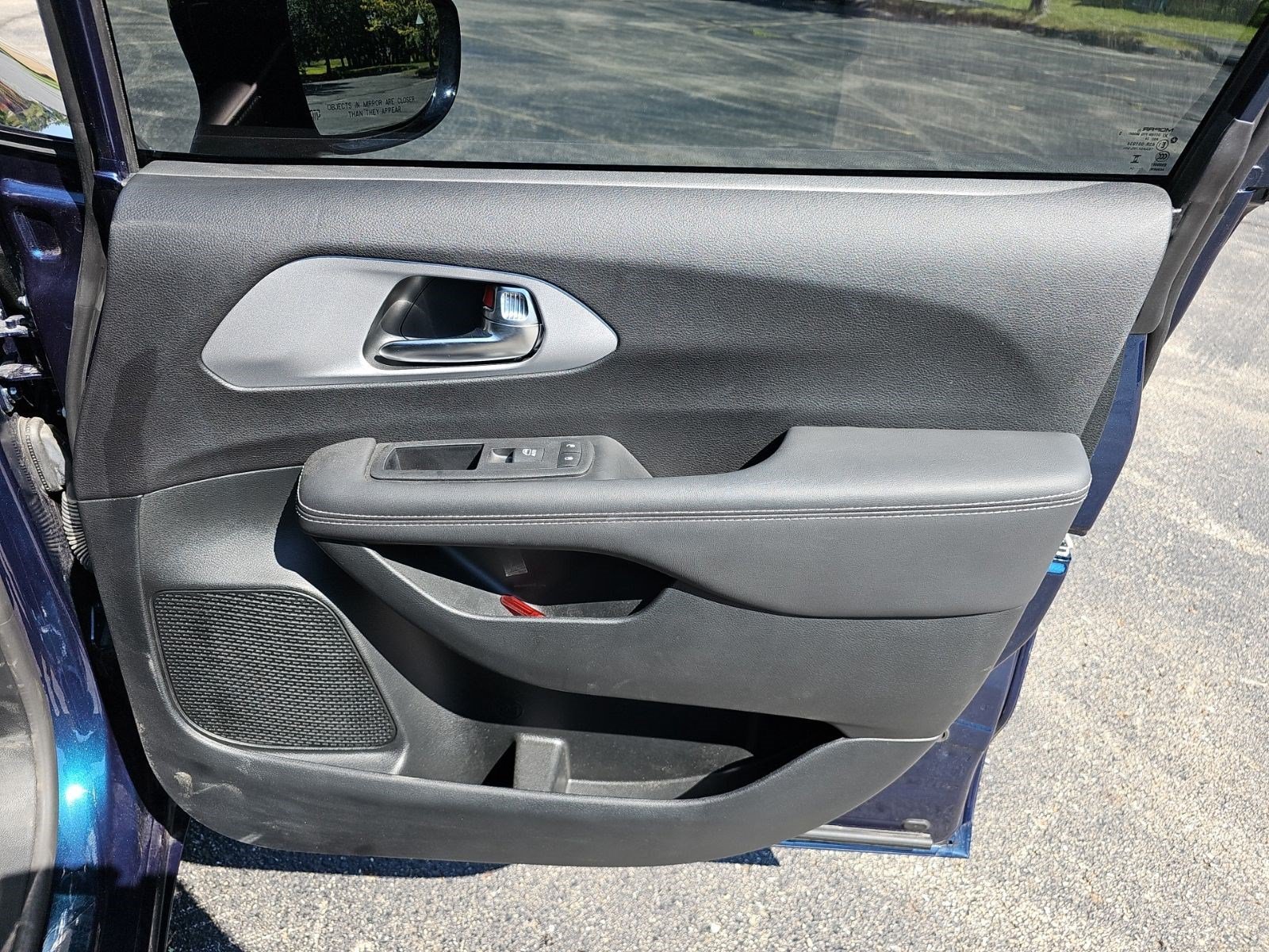 Certified Used 2025 Fathom Blue Pearlcoat Chrysler Limited image 13