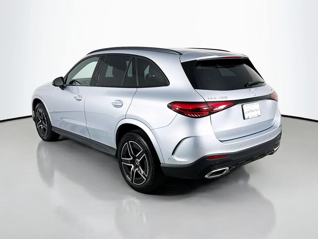 Certified Used 2026  Mercedes-Benz GLC 300 image 3
