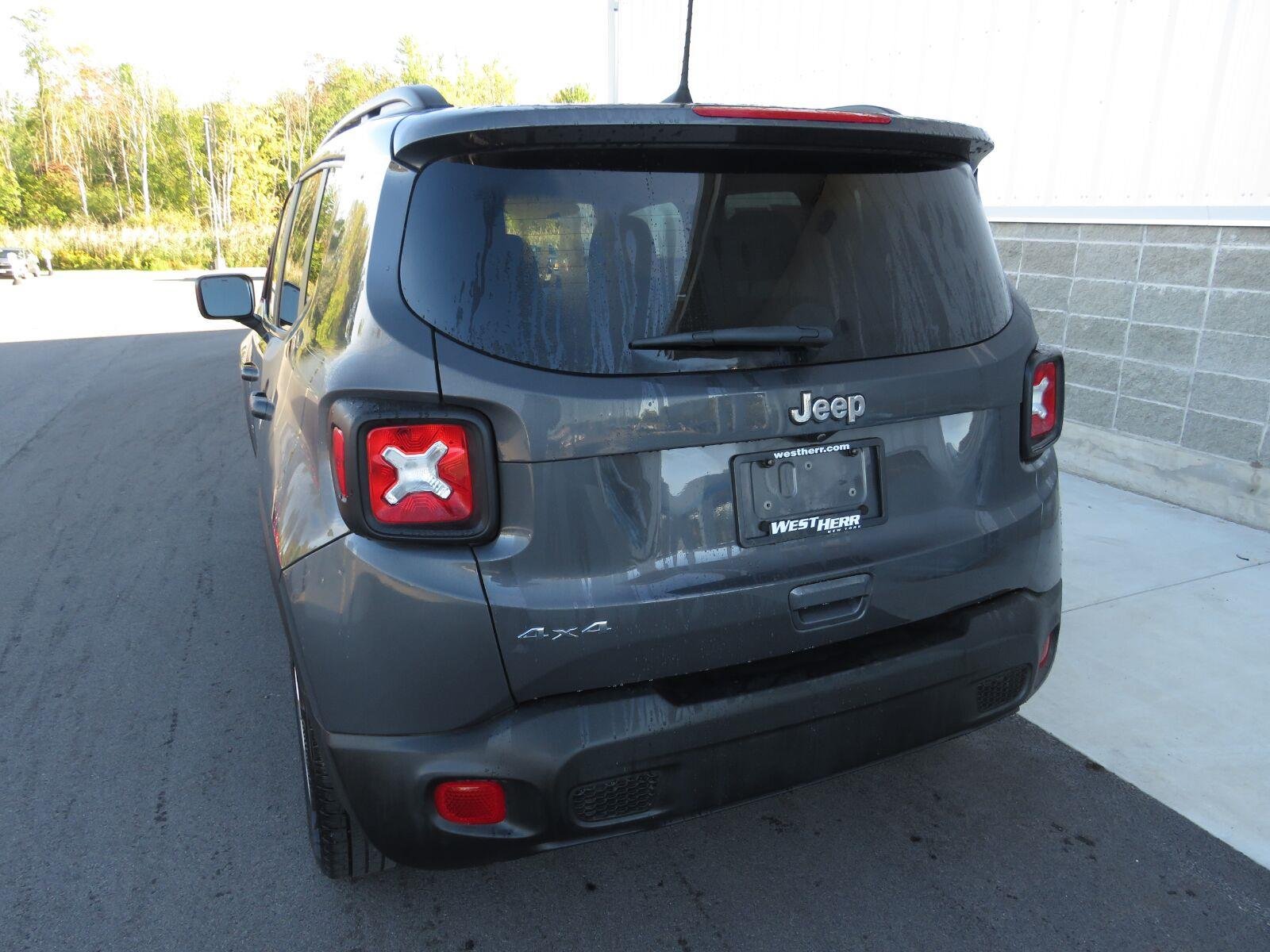 Used 2023 Graphite Gray Jeep Latitude image 16