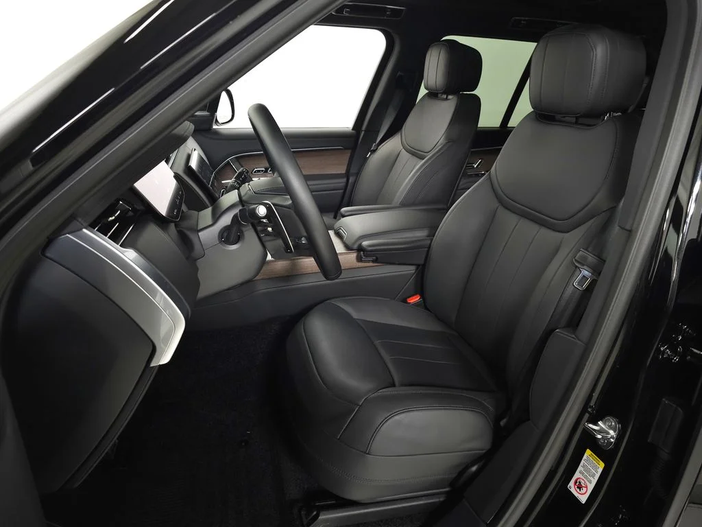 Certified Used 2025 Black Land Rover SE image 17