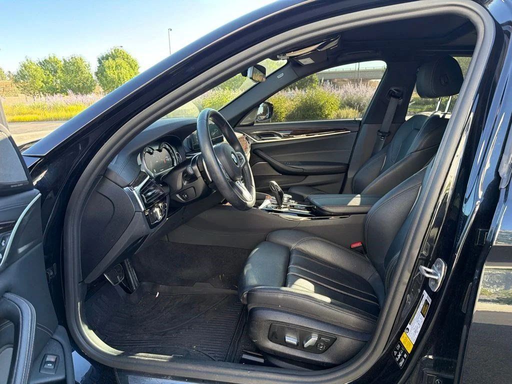 Used 2018 Carbon Black Metallic BMW 540i xDrive image 10