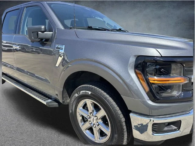 Used 2024 Gray Ford XLT image 3