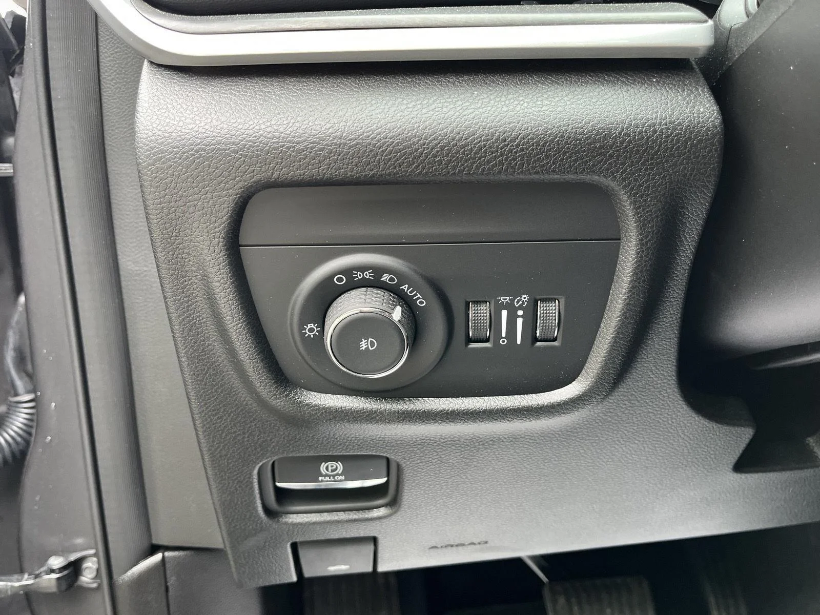 Used 2025 Baltic Gray Metallic Clearcoat Jeep Limited image 30