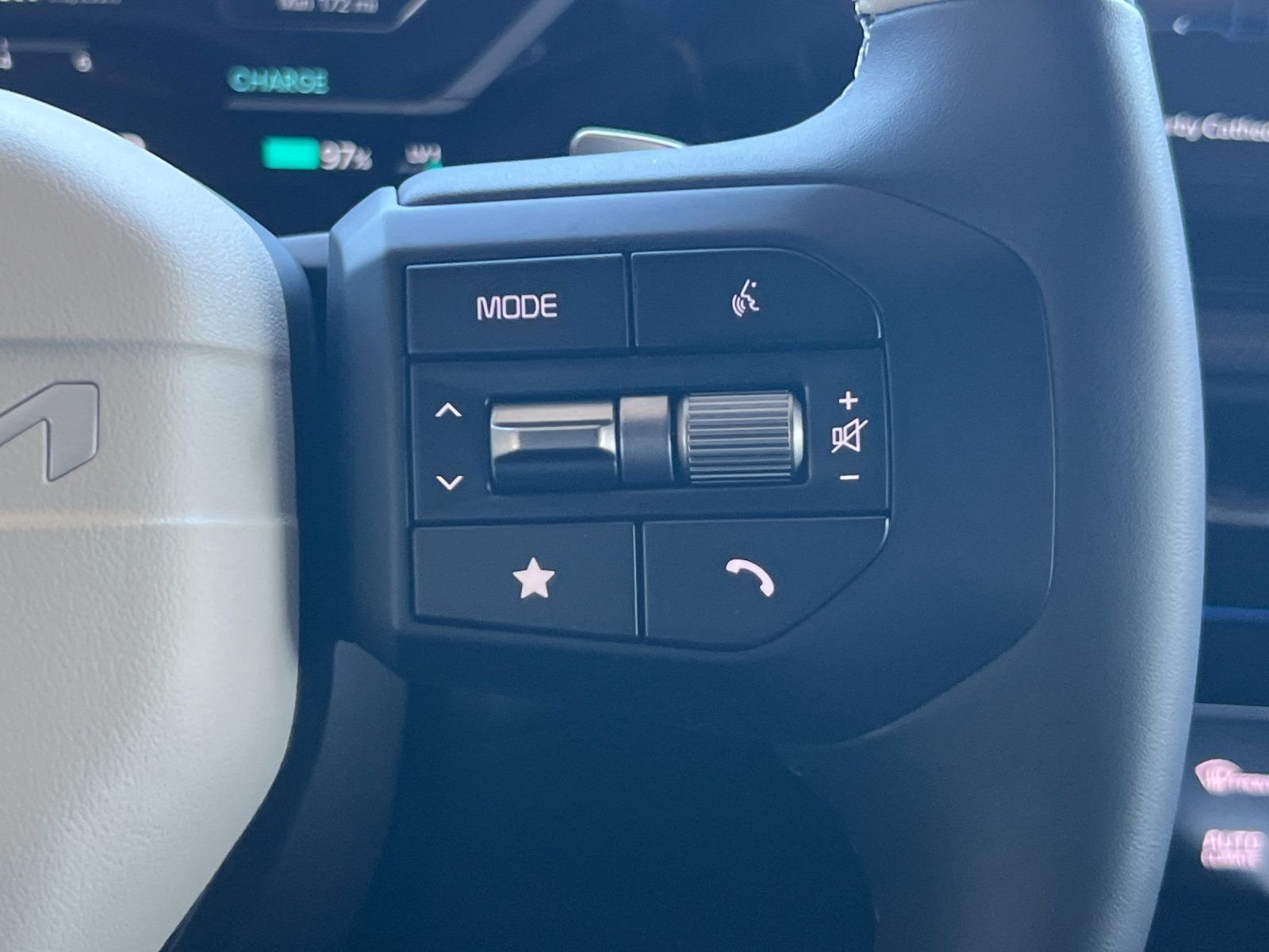 New 2026 Glacial White Pearl / Black Ro Kia GT-Line AWD image 28