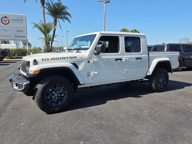 New 2026 Bright White Clear-Coat Exterior Paint Jeep 85th Anniversary Edition image 3