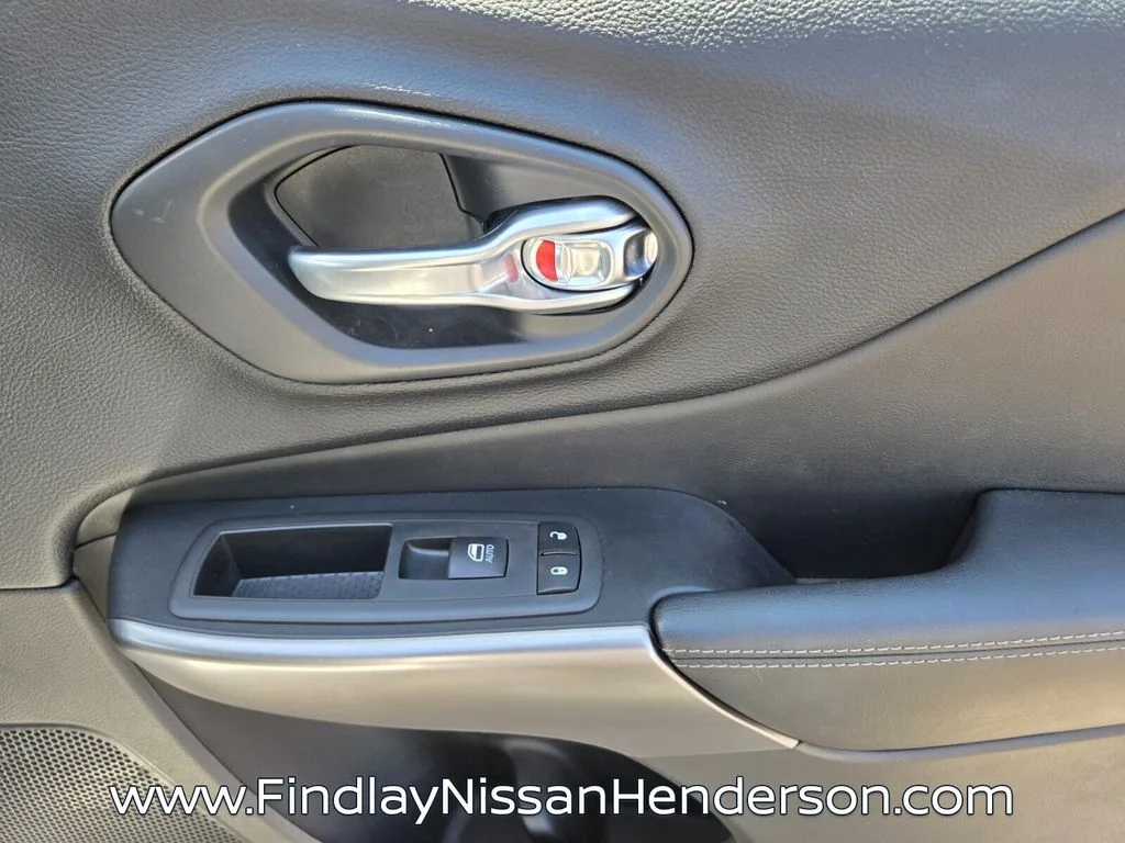 Used 2019 White Jeep Limited image 17
