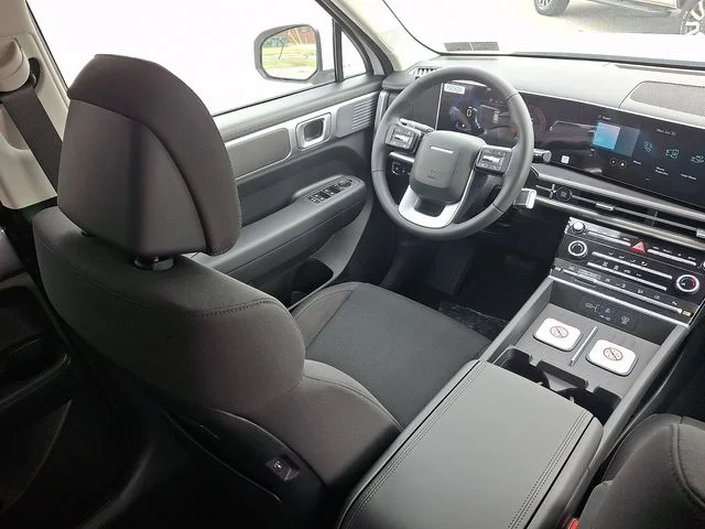 New 2026 White Hyundai SE image 9