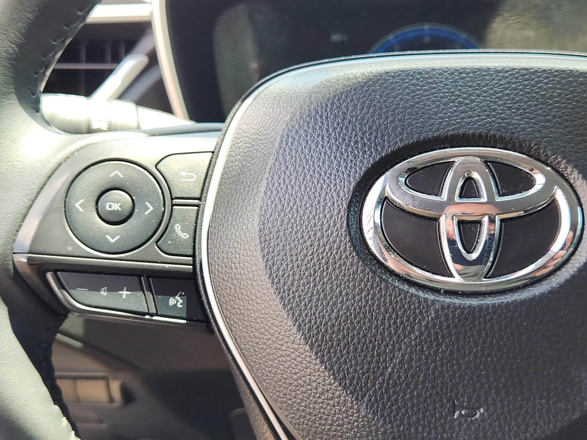 Used 2025 Celestite Toyota XLE image 19