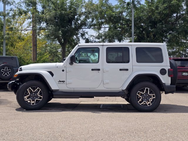New 2026 Bright White Clear-Coat Exterior Paint Jeep Sahara image 24