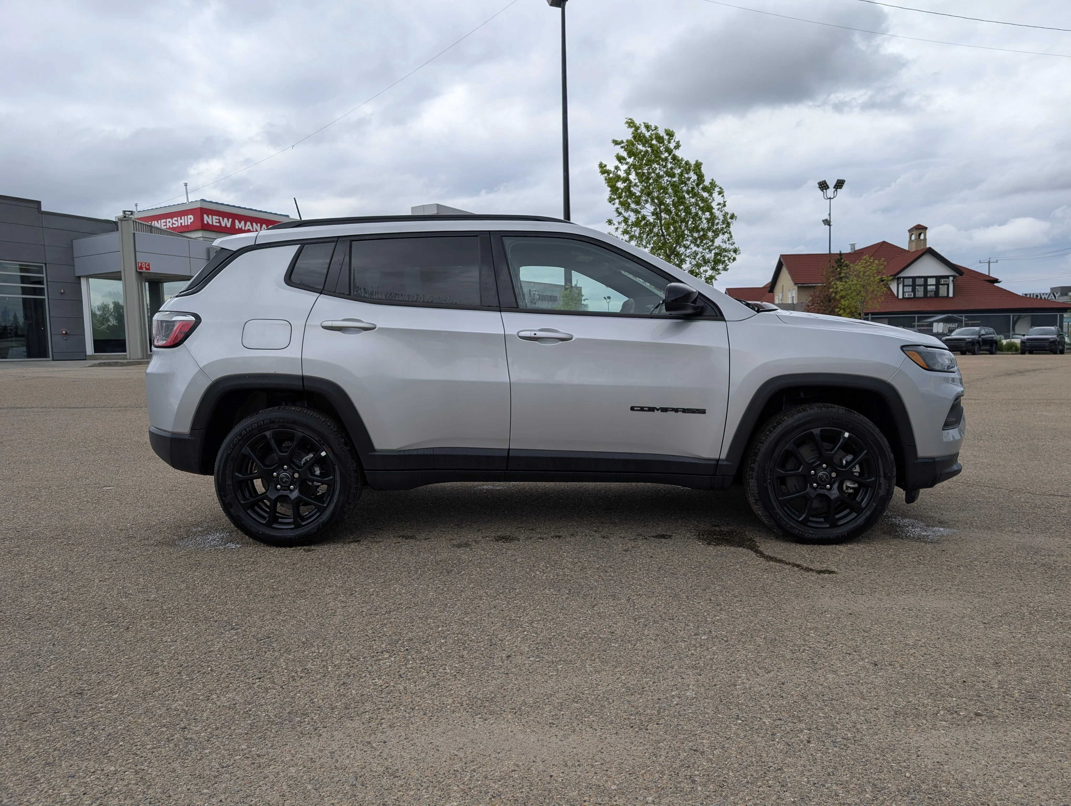 New 2026 Silver Zynith Metallic Jeep North image 8