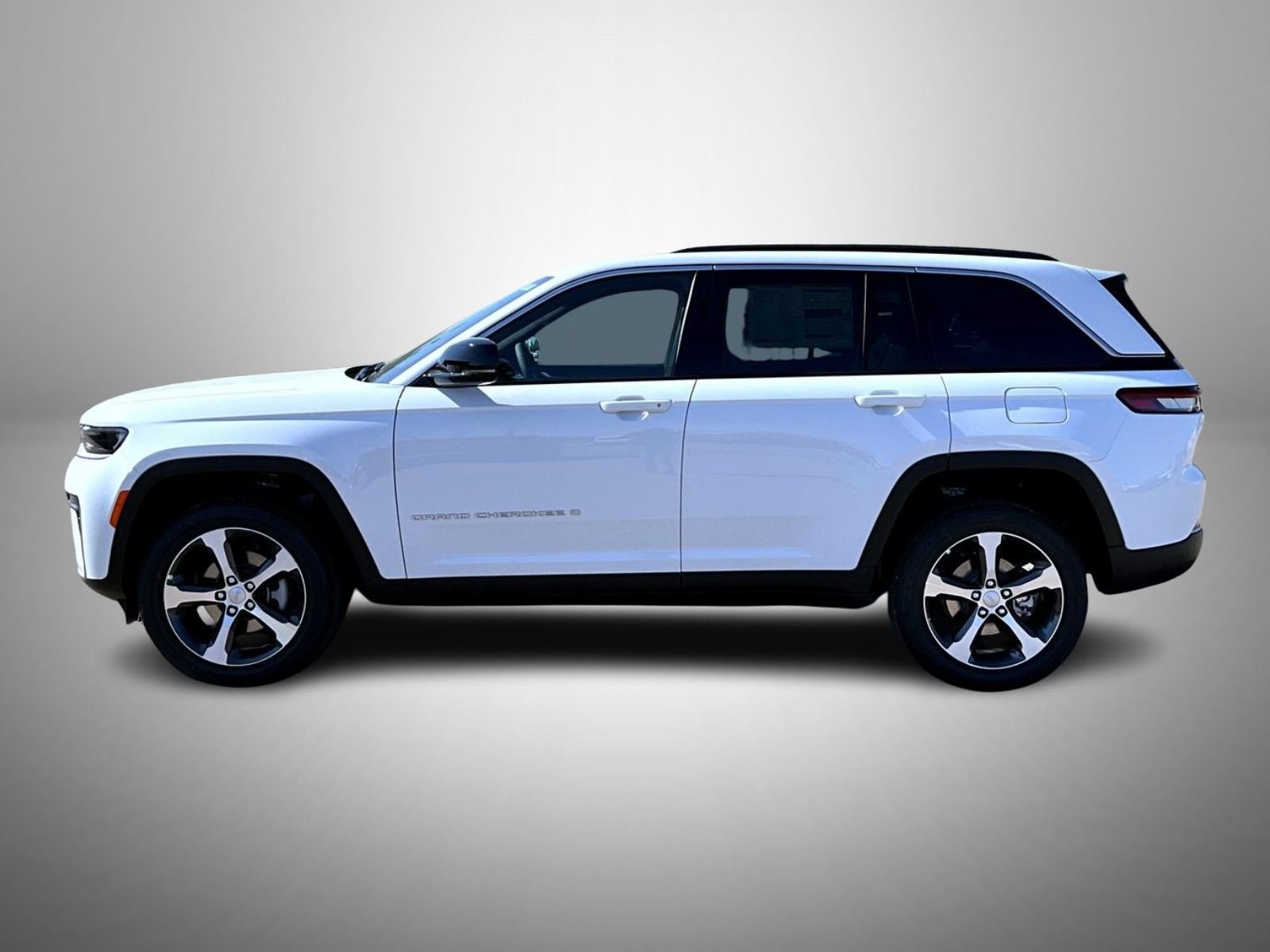New 2026 Bright White Clear-Coat Exterior Paint Jeep Limited image 8