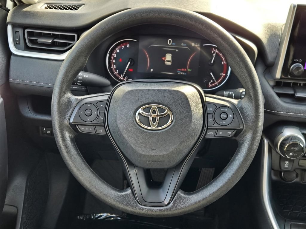Used 2025 Ice Cap Toyota XLE image 14