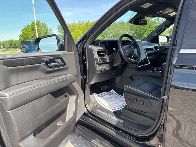 Used 2025 Onyx Black GMC Elevation image 23