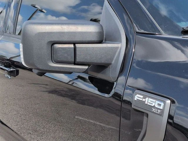 Used 2023 Agate Black Metallic Ford XLT image 12