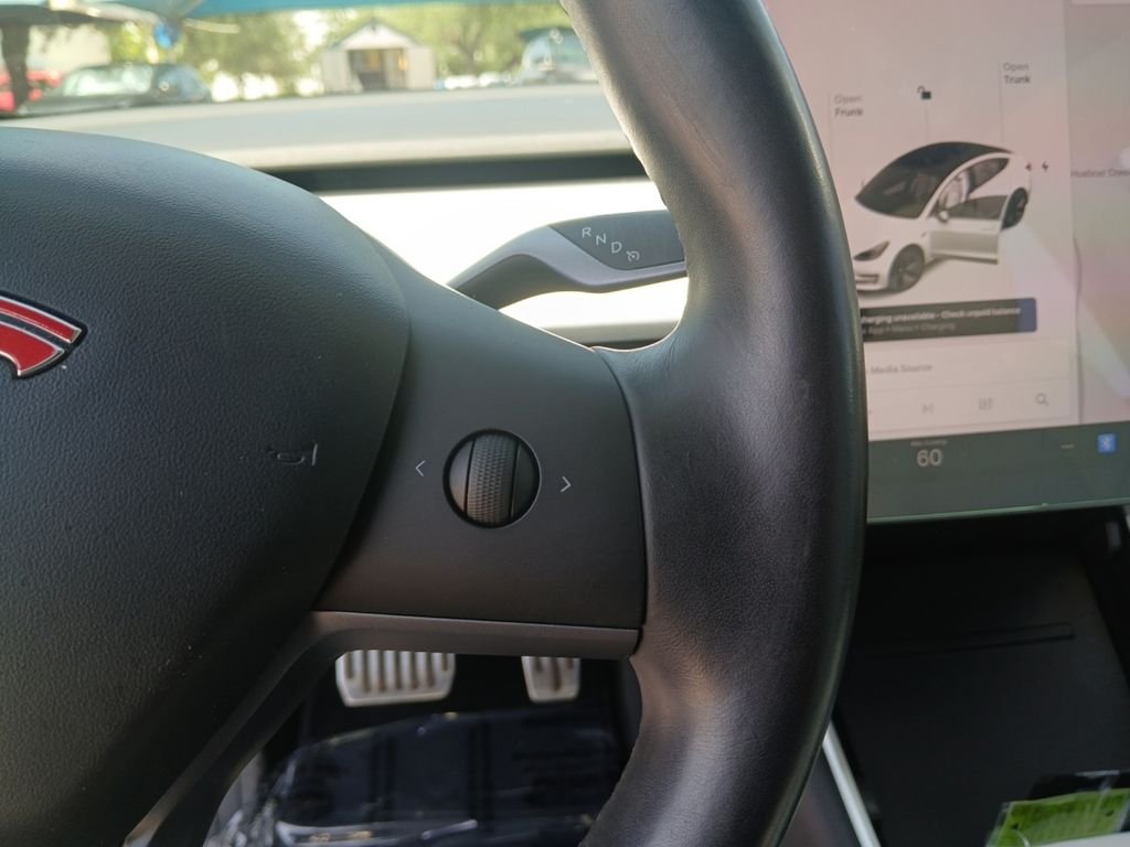 Used 2019  Tesla Long Range image 23